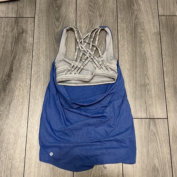 Lululemon workout top - Picture 2 of 2